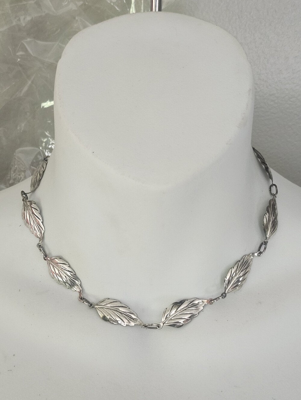 Sterling Silver Leaf Link Choker Necklace - 14 Inches
